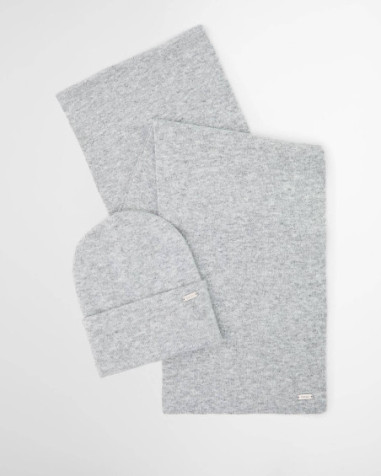 Set regalo con berretto e sciarpa...